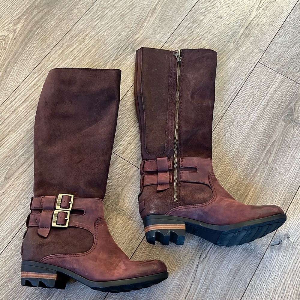 Sorel tall maroon boots